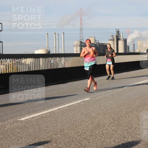 03.10.2025 - Köhlbrandbrückenlauf Lena Gebhardt http://msf.ph/oto/9141289 03.10.2025 09:59:05 Position 2 3273 meine-sportfotos.de