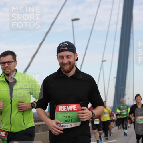 03.10.2025 - Köhlbrandbrückenlauf Jannik Wohlers http://msf.ph/oto/9141295 03.10.2025 15:34:23 Position 1 9681 meine-sportfotos.de