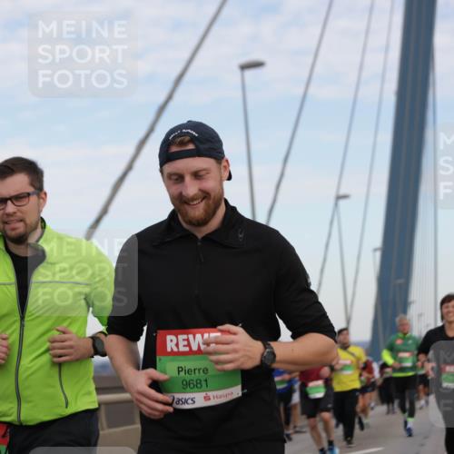 03.10.2025 - Köhlbrandbrückenlauf Jannik Wohlers http://msf.ph/oto/9141297 03.10.2025 15:34:24 Position 1 9681 meine-sportfotos.de