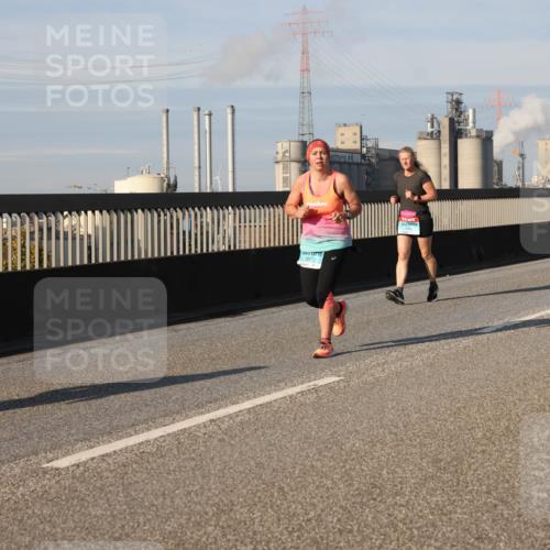 03.10.2025 - Köhlbrandbrückenlauf Lena Gebhardt http://msf.ph/oto/9141298 03.10.2025 09:59:06 Position 2 3273 meine-sportfotos.de