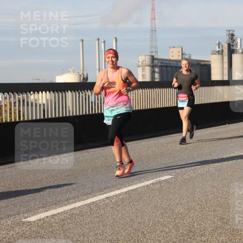 03.10.2025 - Köhlbrandbrückenlauf Lena Gebhardt http://msf.ph/oto/9141306 03.10.2025 09:59:06 Position 2 3272 meine-sportfotos.de