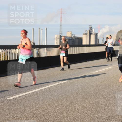 03.10.2025 - Köhlbrandbrückenlauf Lena Gebhardt http://msf.ph/oto/9141315 03.10.2025 09:59:06 Position 2 3273 meine-sportfotos.de