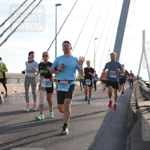 03.10.2025 - Köhlbrandbrückenlauf Yannick Fuchs http://msf.ph/oto/9141316 03.10.2025 08:26:13 Position 2 3227, 1092, 2732, 3710 meine-sportfotos.de