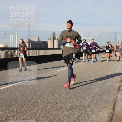 03.10.2025 - Köhlbrandbrückenlauf Lena Gebhardt http://msf.ph/oto/9141318 03.10.2025 09:59:07 Position 2 168 meine-sportfotos.de