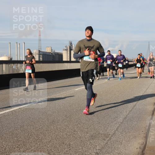 03.10.2025 - Köhlbrandbrückenlauf Lena Gebhardt http://msf.ph/oto/9141322 03.10.2025 09:59:07 Position 2  meine-sportfotos.de