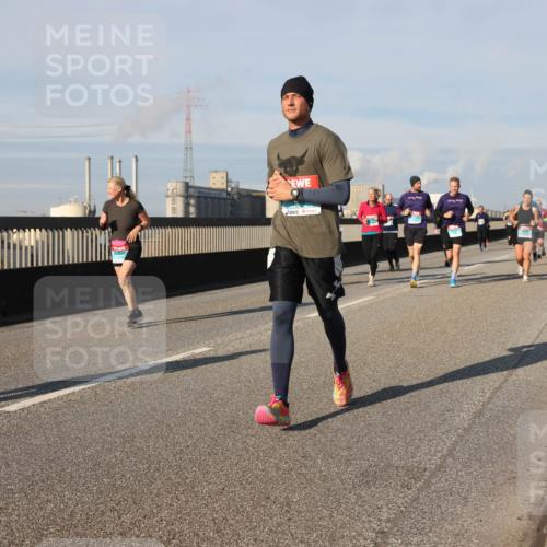 03.10.2025 - Köhlbrandbrückenlauf Lena Gebhardt http://msf.ph/oto/9141326 03.10.2025 09:59:07 Position 2  meine-sportfotos.de