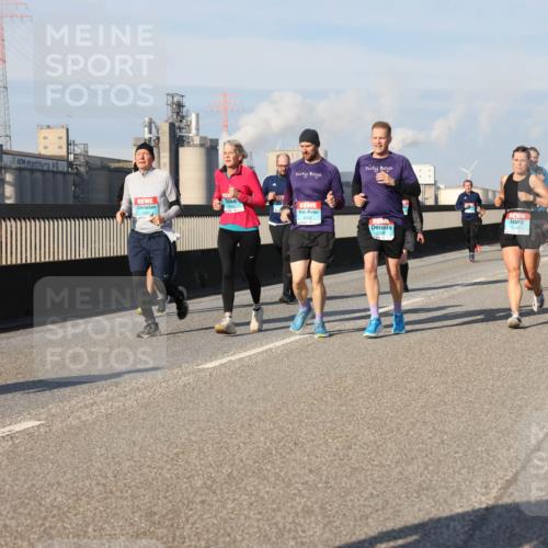 03.10.2025 - Köhlbrandbrückenlauf Lena Gebhardt http://msf.ph/oto/9141334 03.10.2025 09:59:08 Position 2 2349 meine-sportfotos.de