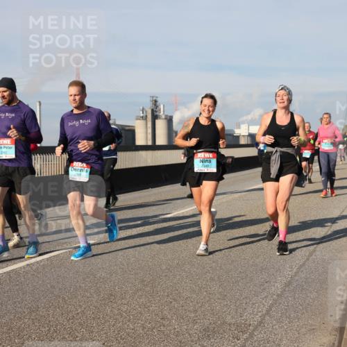 03.10.2025 - Köhlbrandbrückenlauf Lena Gebhardt http://msf.ph/oto/9141373 03.10.2025 09:59:11 Position 2 2242, 2269, 2349 meine-sportfotos.de
