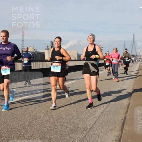 03.10.2025 - Köhlbrandbrückenlauf Lena Gebhardt http://msf.ph/oto/9141378 03.10.2025 09:59:11 Position 2 242, 2349 meine-sportfotos.de