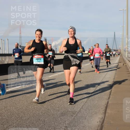 03.10.2025 - Köhlbrandbrückenlauf Lena Gebhardt http://msf.ph/oto/9141382 03.10.2025 09:59:11 Position 2 2269, 2349 meine-sportfotos.de