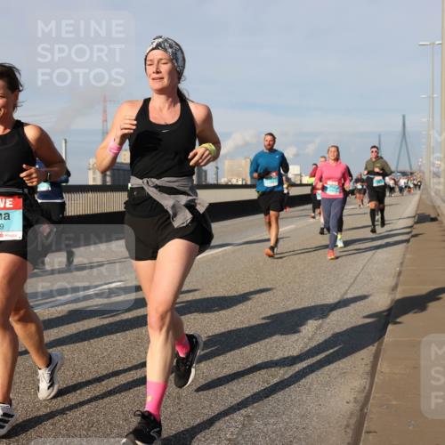 03.10.2025 - Köhlbrandbrückenlauf Lena Gebhardt http://msf.ph/oto/9141393 03.10.2025 09:59:12 Position 2 2349 meine-sportfotos.de
