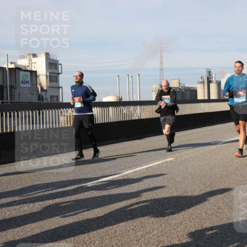 03.10.2025 - Köhlbrandbrückenlauf Lena Gebhardt http://msf.ph/oto/9141402 03.10.2025 09:59:13 Position 2 121, 2544 meine-sportfotos.de