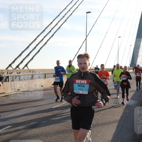 03.10.2025 - Köhlbrandbrückenlauf Yannick Fuchs http://msf.ph/oto/9141417 03.10.2025 08:26:17 Position 2 3708, 1623 meine-sportfotos.de