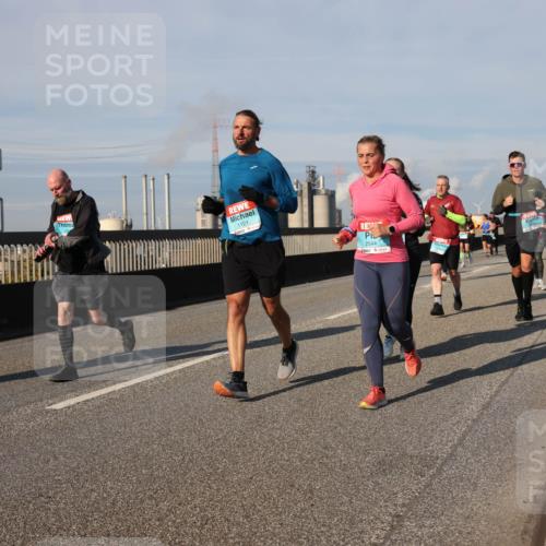 03.10.2025 - Köhlbrandbrückenlauf Lena Gebhardt http://msf.ph/oto/9141418 03.10.2025 09:59:14 Position 2 1121, 2544 meine-sportfotos.de