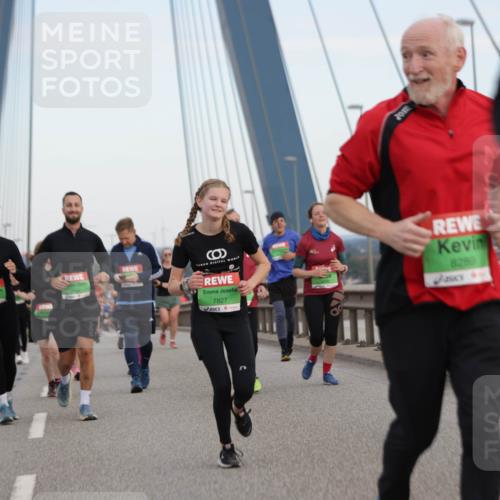 03.10.2025 - Köhlbrandbrückenlauf Jannik Wohlers http://msf.ph/oto/9141426 03.10.2025 15:34:33 Position 1 7827, 8289 meine-sportfotos.de
