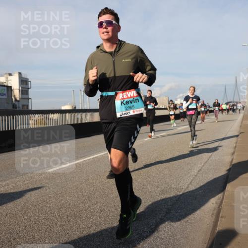 03.10.2025 - Köhlbrandbrückenlauf Lena Gebhardt http://msf.ph/oto/9141451 03.10.2025 09:59:16 Position 2 2965 meine-sportfotos.de
