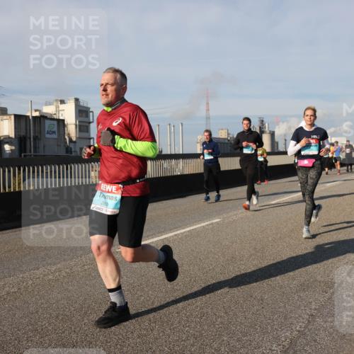 03.10.2025 - Köhlbrandbrückenlauf Lena Gebhardt http://msf.ph/oto/9141464 03.10.2025 09:59:17 Position 2 2800 meine-sportfotos.de