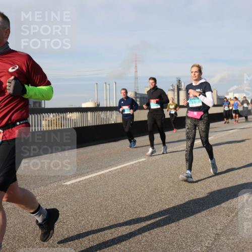03.10.2025 - Köhlbrandbrückenlauf Lena Gebhardt http://msf.ph/oto/9141466 03.10.2025 09:59:17 Position 2 150 meine-sportfotos.de