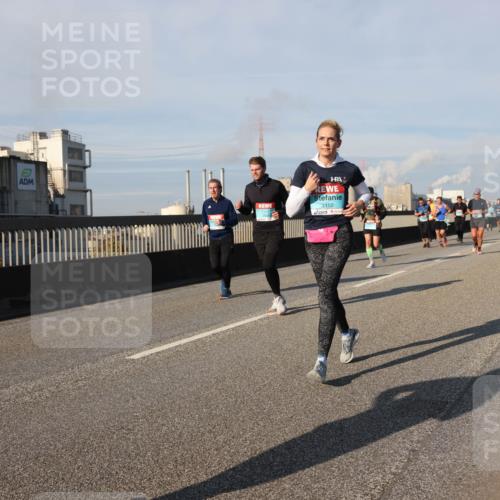 03.10.2025 - Köhlbrandbrückenlauf Lena Gebhardt http://msf.ph/oto/9141470 03.10.2025 09:59:17 Position 2 3150 meine-sportfotos.de