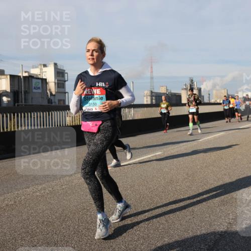 03.10.2025 - Köhlbrandbrückenlauf Lena Gebhardt http://msf.ph/oto/9141478 03.10.2025 09:59:18 Position 2 3150 meine-sportfotos.de