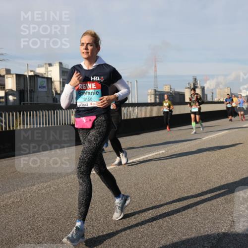 03.10.2025 - Köhlbrandbrückenlauf Lena Gebhardt http://msf.ph/oto/9141482 03.10.2025 09:59:18 Position 2 3150 meine-sportfotos.de