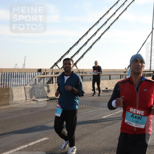 03.10.2025 - Köhlbrandbrückenlauf Yannick Fuchs http://msf.ph/oto/9141506 03.10.2025 08:26:21 Position 2 1134 meine-sportfotos.de