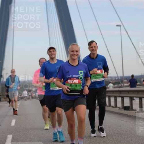 03.10.2025 - Köhlbrandbrückenlauf Jannik Wohlers http://msf.ph/oto/9141508 03.10.2025 15:38:52 Position 1 8551, 92, 10, 9248, 9253 meine-sportfotos.de