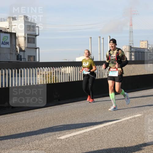03.10.2025 - Köhlbrandbrückenlauf Lena Gebhardt http://msf.ph/oto/9141511 03.10.2025 09:59:20 Position 2 241 meine-sportfotos.de