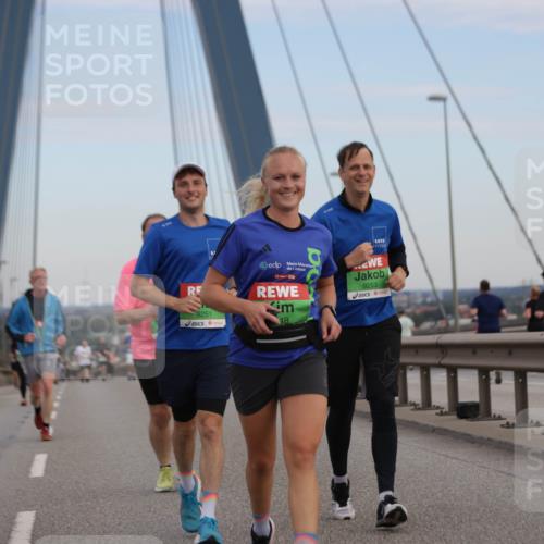 03.10.2025 - Köhlbrandbrückenlauf Jannik Wohlers http://msf.ph/oto/9141512 03.10.2025 15:38:52 Position 1 8551, 9251, 10, 48, 9253 meine-sportfotos.de