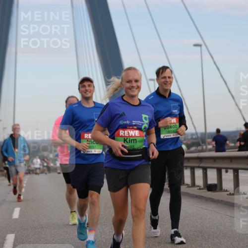 03.10.2025 - Köhlbrandbrückenlauf Jannik Wohlers http://msf.ph/oto/9141514 03.10.2025 15:38:52 Position 1 8551, 9251, 10, 248, 9253 meine-sportfotos.de