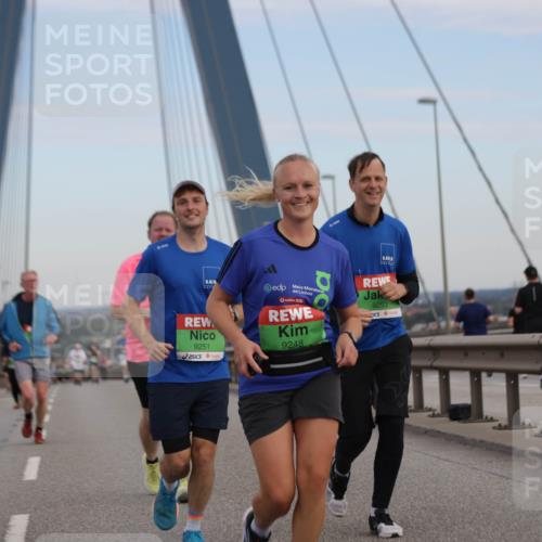 03.10.2025 - Köhlbrandbrückenlauf Jannik Wohlers http://msf.ph/oto/9141516 03.10.2025 15:38:52 Position 1 8551, 9251, 10, 9248, 9253 meine-sportfotos.de