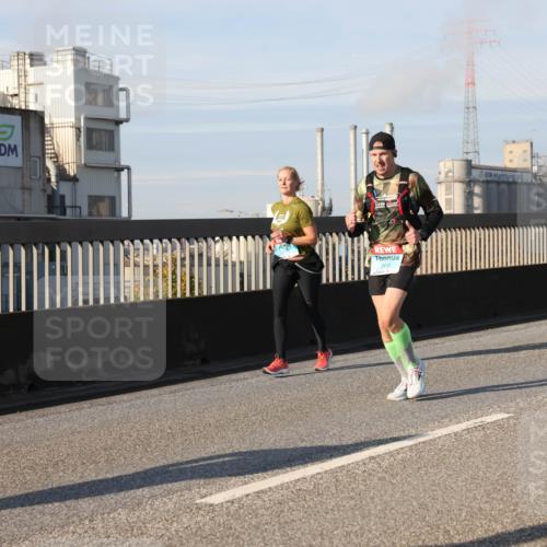 03.10.2025 - Köhlbrandbrückenlauf Lena Gebhardt http://msf.ph/oto/9141518 03.10.2025 09:59:20 Position 2 2413 meine-sportfotos.de