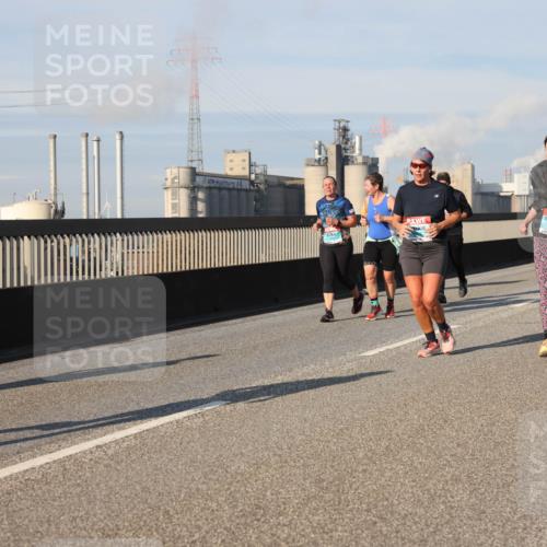 03.10.2025 - Köhlbrandbrückenlauf Lena Gebhardt http://msf.ph/oto/9141532 03.10.2025 09:59:21 Position 2  meine-sportfotos.de