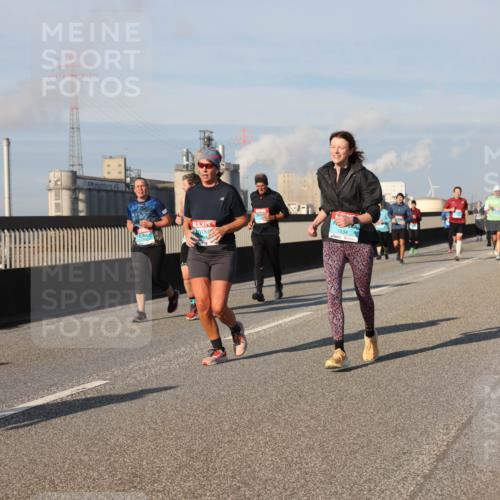03.10.2025 - Köhlbrandbrückenlauf Lena Gebhardt http://msf.ph/oto/9141542 03.10.2025 09:59:21 Position 2 1834 meine-sportfotos.de