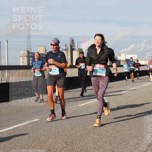 03.10.2025 - Köhlbrandbrückenlauf Lena Gebhardt http://msf.ph/oto/9141551 03.10.2025 09:59:22 Position 2 1884, 1834 meine-sportfotos.de