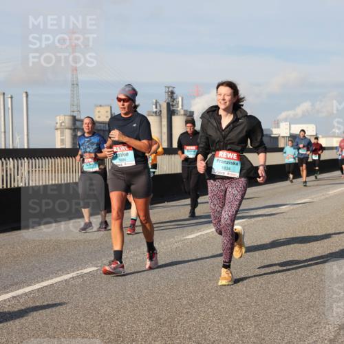 03.10.2025 - Köhlbrandbrückenlauf Lena Gebhardt http://msf.ph/oto/9141554 03.10.2025 09:59:22 Position 2 884, 1834 meine-sportfotos.de
