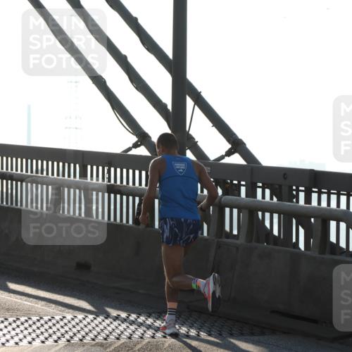 03.10.2025 - Köhlbrandbrückenlauf Yannick Fuchs http://msf.ph/oto/9141563 03.10.2025 08:26:25 Position 2  meine-sportfotos.de