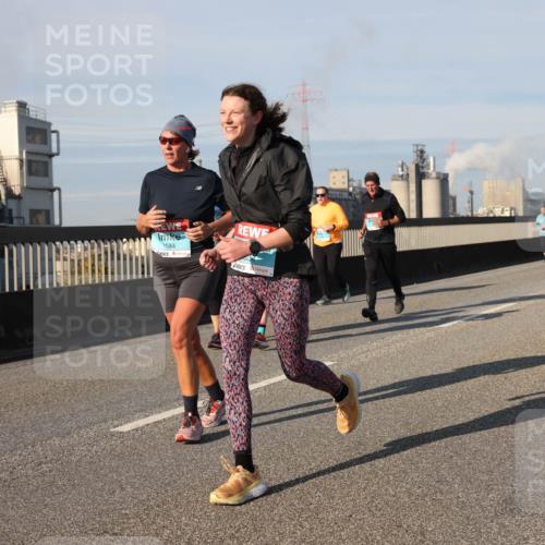 03.10.2025 - Köhlbrandbrückenlauf Lena Gebhardt http://msf.ph/oto/9141570 03.10.2025 09:59:23 Position 2 884 meine-sportfotos.de