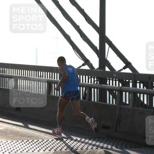03.10.2025 - Köhlbrandbrückenlauf Yannick Fuchs http://msf.ph/oto/9141573 03.10.2025 08:26:25 Position 2  meine-sportfotos.de