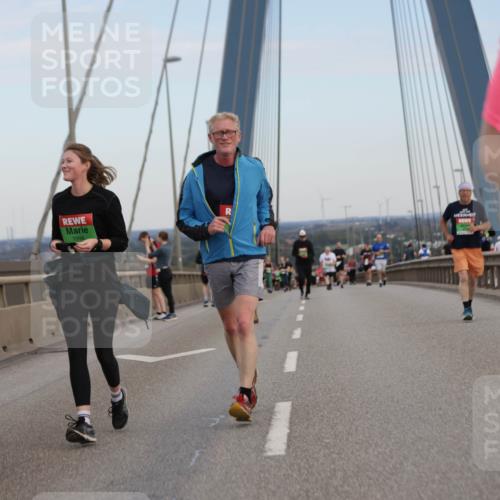 03.10.2025 - Köhlbrandbrückenlauf Jannik Wohlers http://msf.ph/oto/9141574 03.10.2025 15:38:56 Position 1 97, 8243, 7998 meine-sportfotos.de
