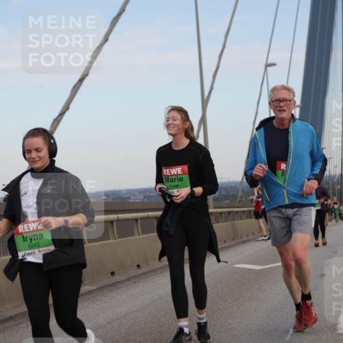 03.10.2025 - Köhlbrandbrückenlauf Jannik Wohlers http://msf.ph/oto/9141584 03.10.2025 15:38:57 Position 1 9554, 7998, 8243 meine-sportfotos.de
