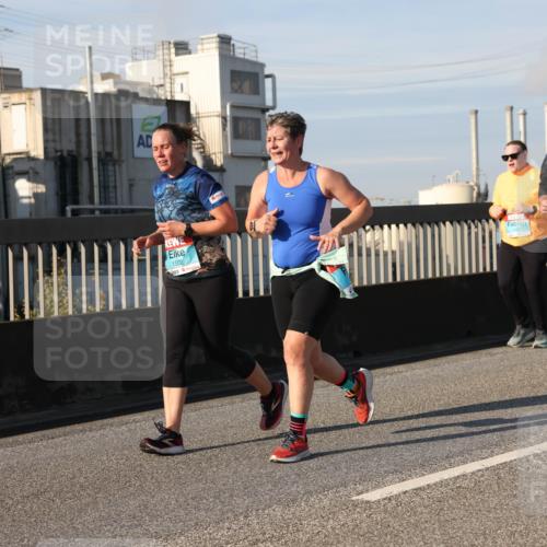 03.10.2025 - Köhlbrandbrückenlauf Lena Gebhardt http://msf.ph/oto/9141586 03.10.2025 09:59:24 Position 2 1502, 1803 meine-sportfotos.de