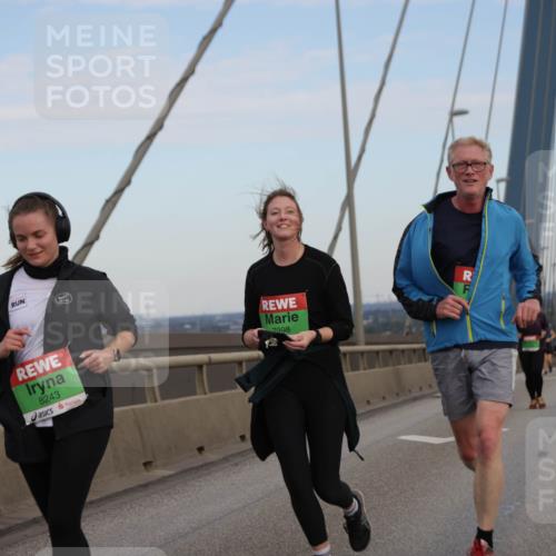 03.10.2025 - Köhlbrandbrückenlauf Jannik Wohlers http://msf.ph/oto/9141593 03.10.2025 15:38:57 Position 1 9554, 8243, 7998 meine-sportfotos.de