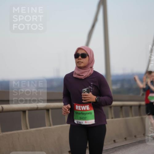 03.10.2025 - Köhlbrandbrückenlauf Jannik Wohlers http://msf.ph/oto/9141626 03.10.2025 15:39:02 Position 1 8437 meine-sportfotos.de