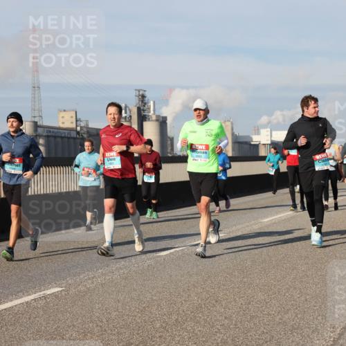 03.10.2025 - Köhlbrandbrückenlauf Lena Gebhardt http://msf.ph/oto/9141639 03.10.2025 09:59:28 Position 2 1883, 3265 meine-sportfotos.de