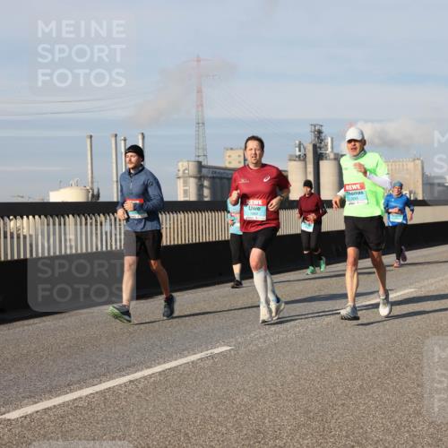 03.10.2025 - Köhlbrandbrückenlauf Lena Gebhardt http://msf.ph/oto/9141642 03.10.2025 09:59:28 Position 2 1883, 3265, 1760 meine-sportfotos.de