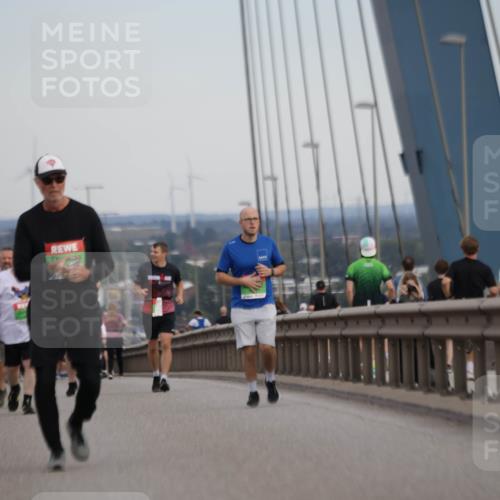 03.10.2025 - Köhlbrandbrückenlauf Jannik Wohlers http://msf.ph/oto/9141659 03.10.2025 15:39:06 Position 1  meine-sportfotos.de