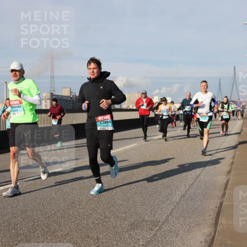 03.10.2025 - Köhlbrandbrückenlauf Lena Gebhardt http://msf.ph/oto/9141674 03.10.2025 09:59:30 Position 2 33, 3265, 1760 meine-sportfotos.de