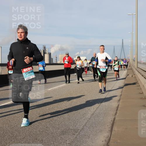 03.10.2025 - Köhlbrandbrückenlauf Lena Gebhardt http://msf.ph/oto/9141676 03.10.2025 09:59:30 Position 2 3265, 1760 meine-sportfotos.de