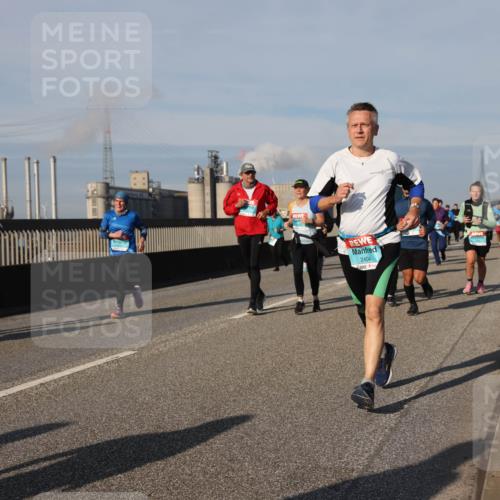 03.10.2025 - Köhlbrandbrückenlauf Lena Gebhardt http://msf.ph/oto/9141688 03.10.2025 09:59:31 Position 2 2404 meine-sportfotos.de